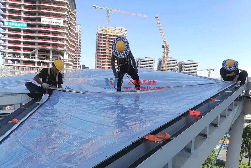 縱使烈日炎炎，腳步從未止歇！海南這個ETFE氣枕膜項目施工進度有最新消息