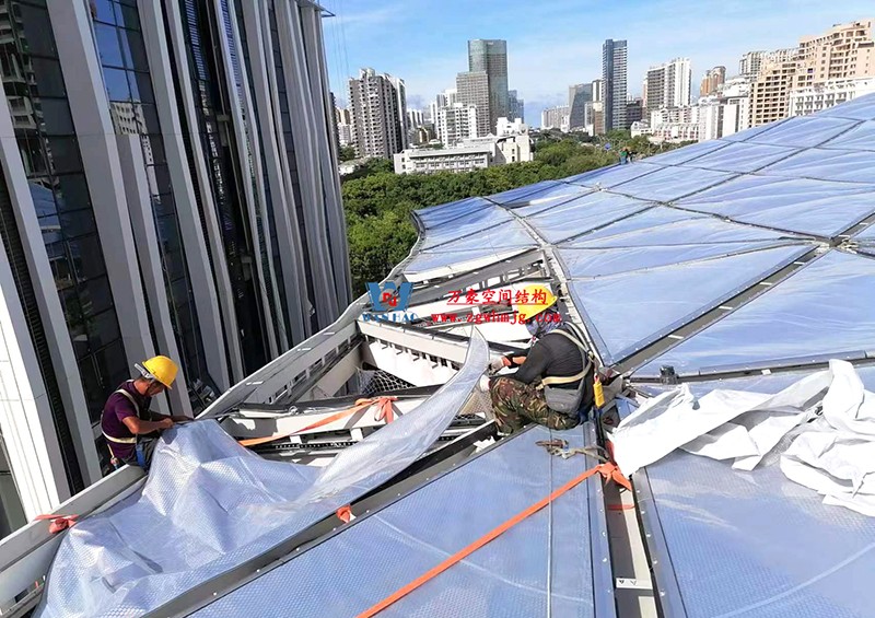 縱使烈日炎炎，腳步從未止歇！海南這個ETFE氣枕膜項目施工進度有最新消息