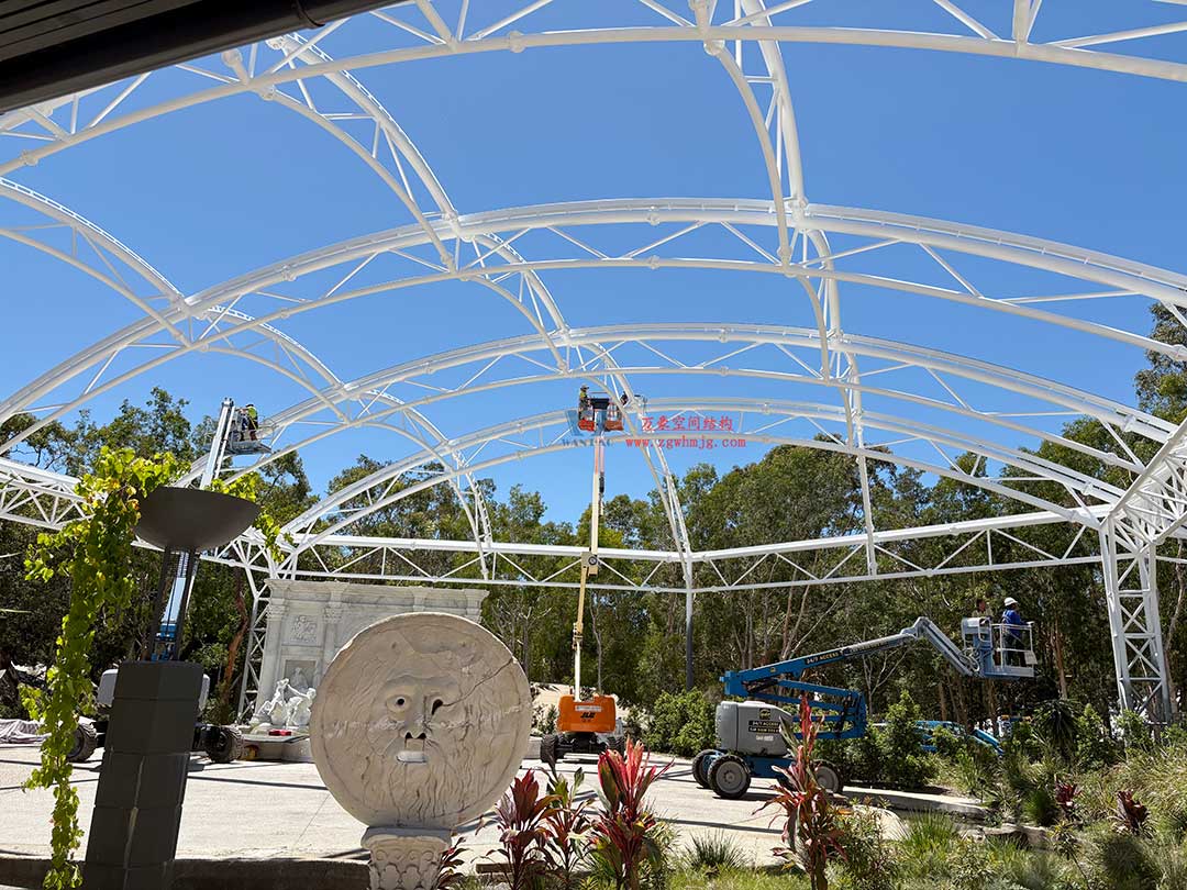 跨越山海的建筑新章！澳大利亞噴泉廣場天幕張拉正酣，雙膜科技賦能莊園建筑